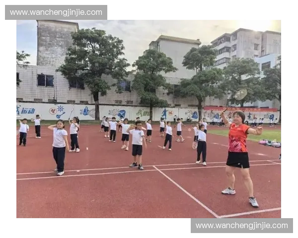 以体育社团为核心推动校园青春活力与学生全面发展的实践探索