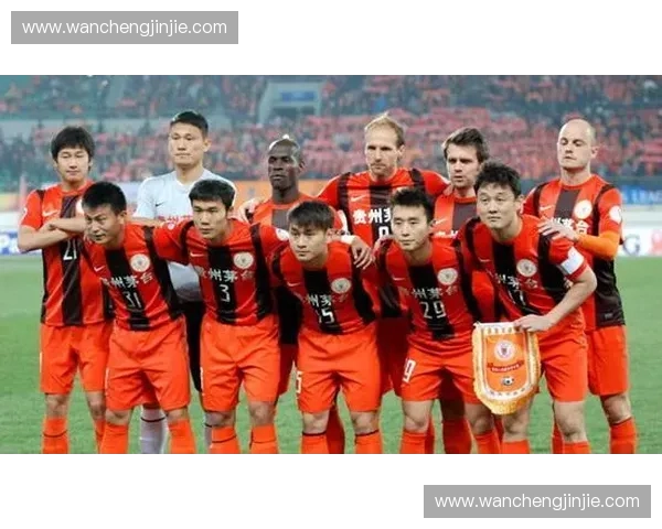 围绕六月二十足球联赛展望赛季格局与球队崛起趋势全面深度剖析